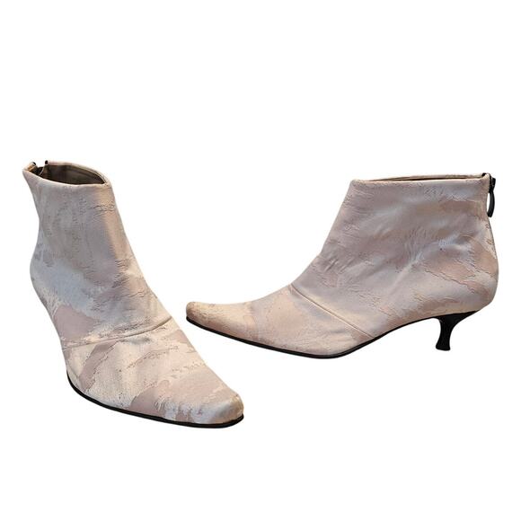 Rockwell Tharp Shoes - Rockwell Tharp Light Pink Silk Kitten Heel Ankle Boots sz 39 Pointy Toe Casual